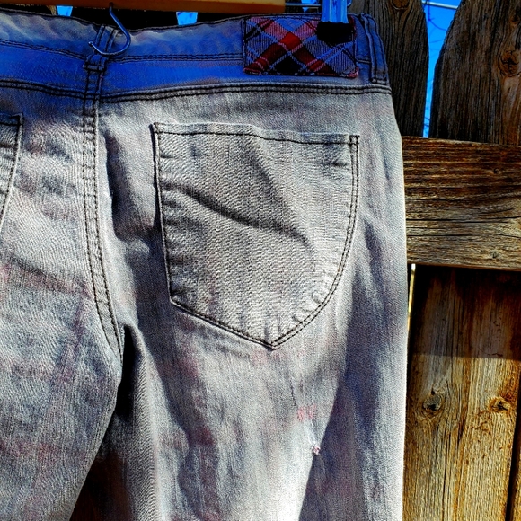 Bongo - Picture 7 of 9